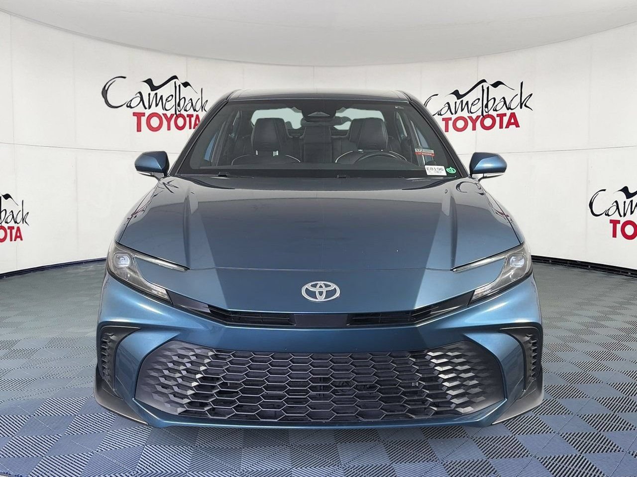 Used 2025 Toyota Camry SE FWD image 3