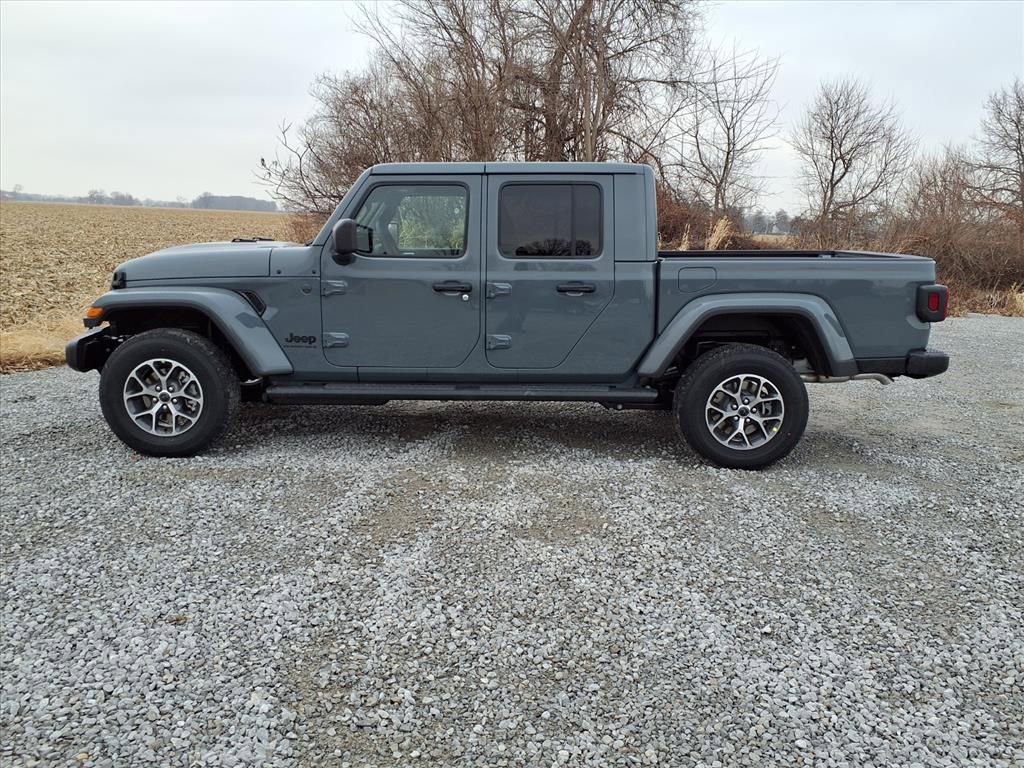 New 2026 Jeep Gladiator Sport AWD/4WD image 32