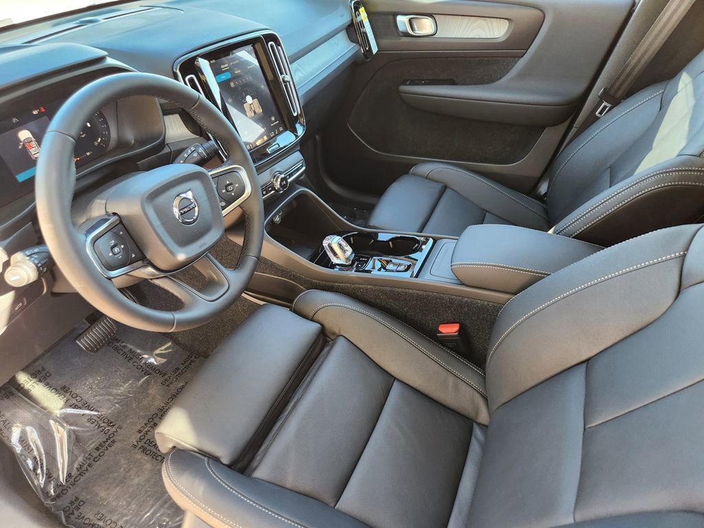 New 2026 Volvo XC40 B5 Plus w/ Protection Package Premier AWD/4WD image 6