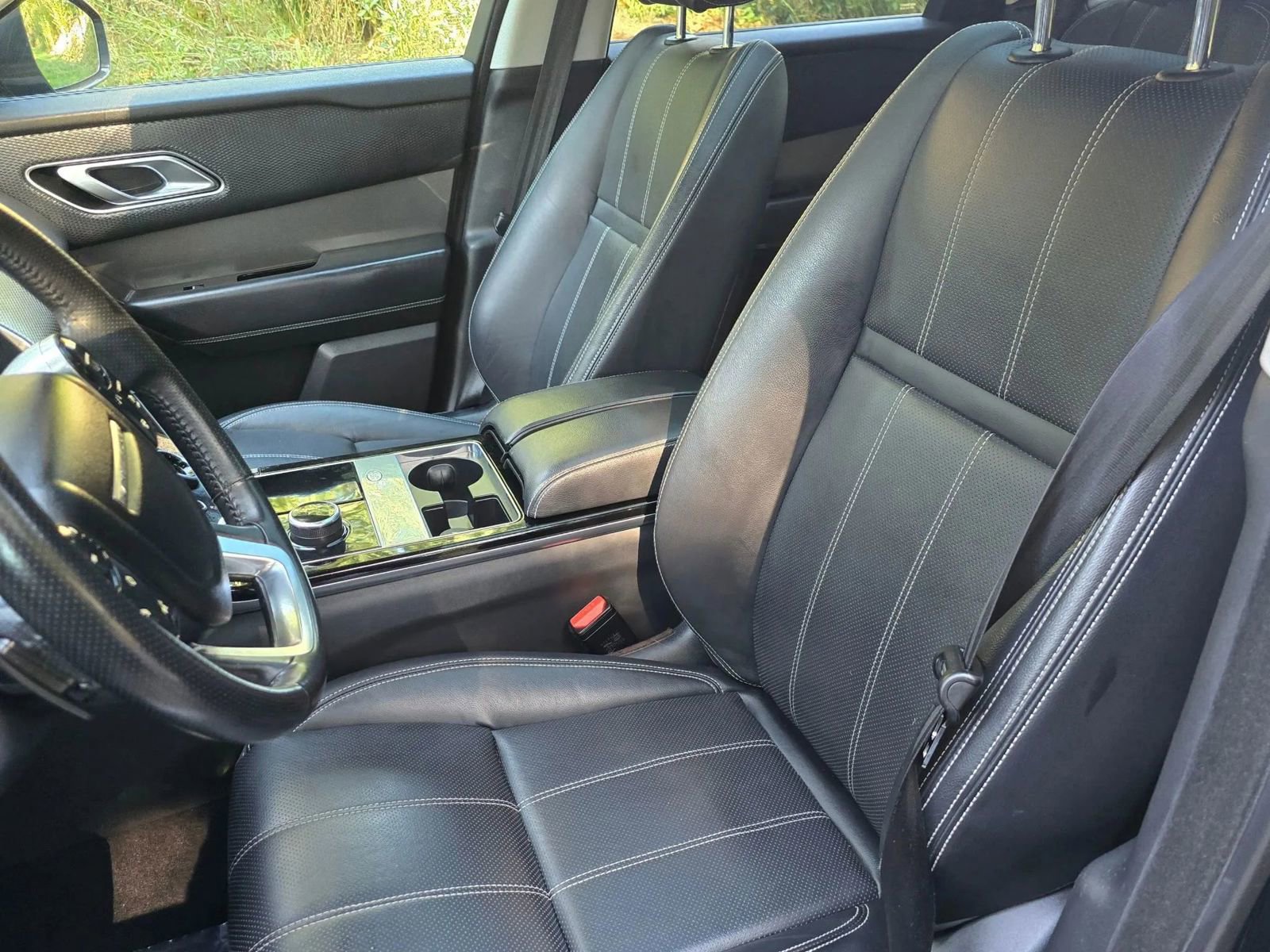 Used 2018 Land Rover Range Rover Velar S image 30