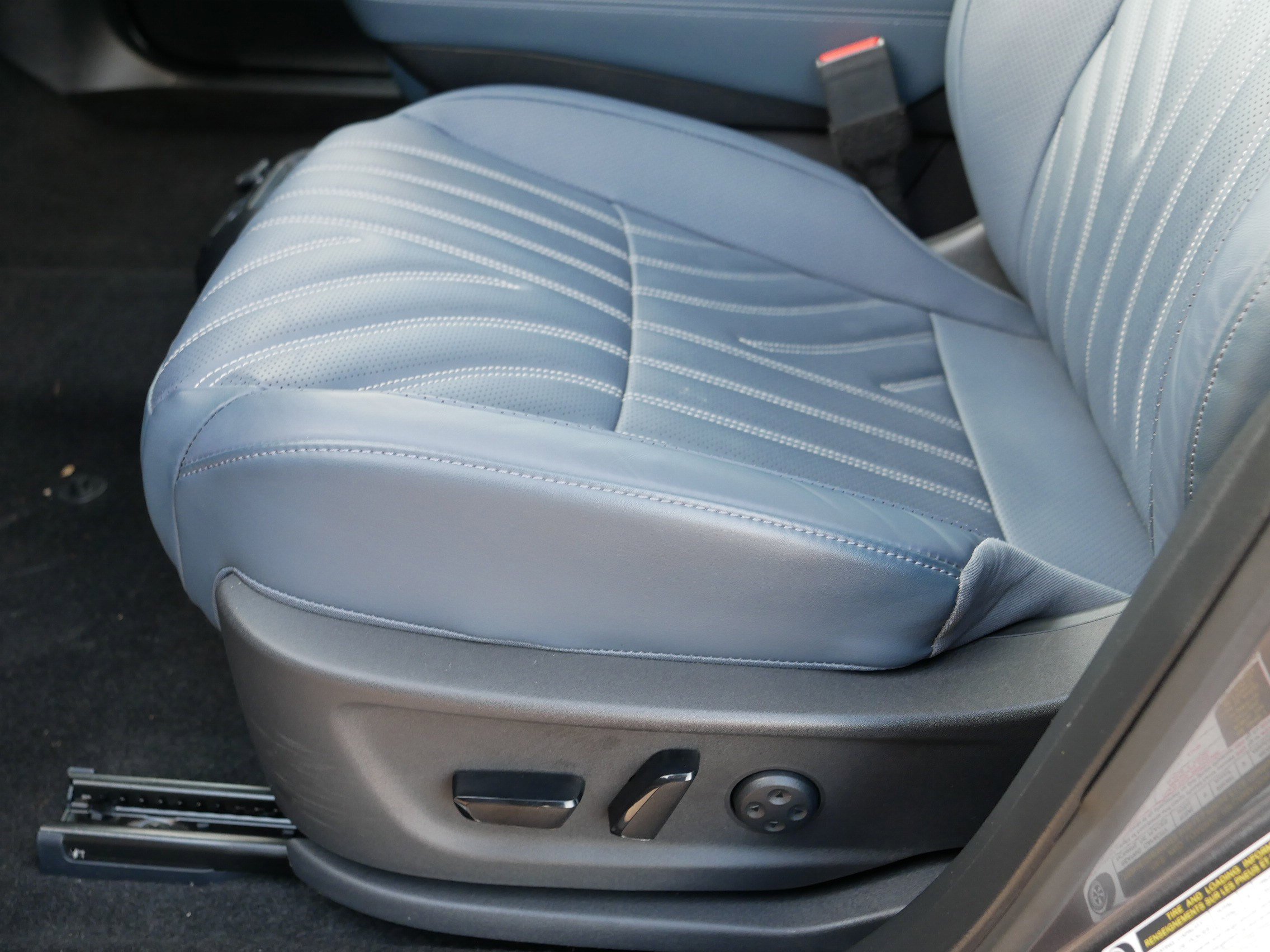 Certified 2024 Nissan Ariya AWD image 20