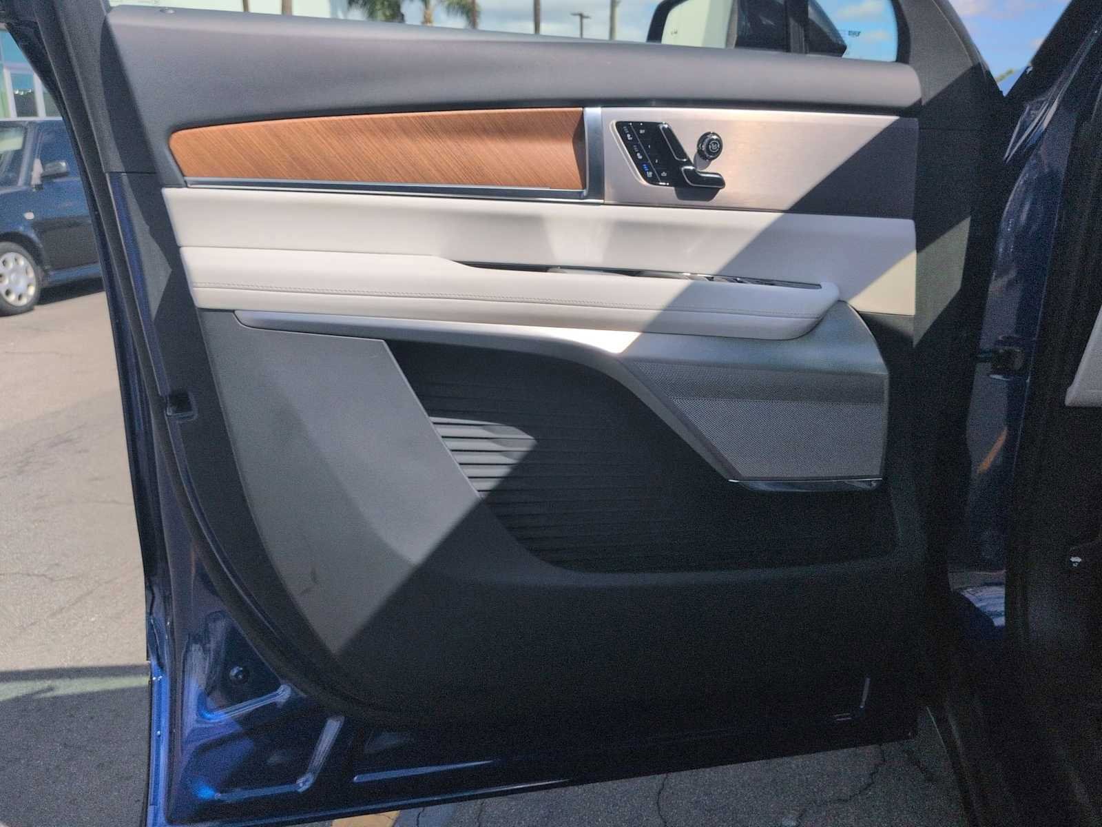Used 2026 Cadillac Vistiq Sport AWD/4WD image 10