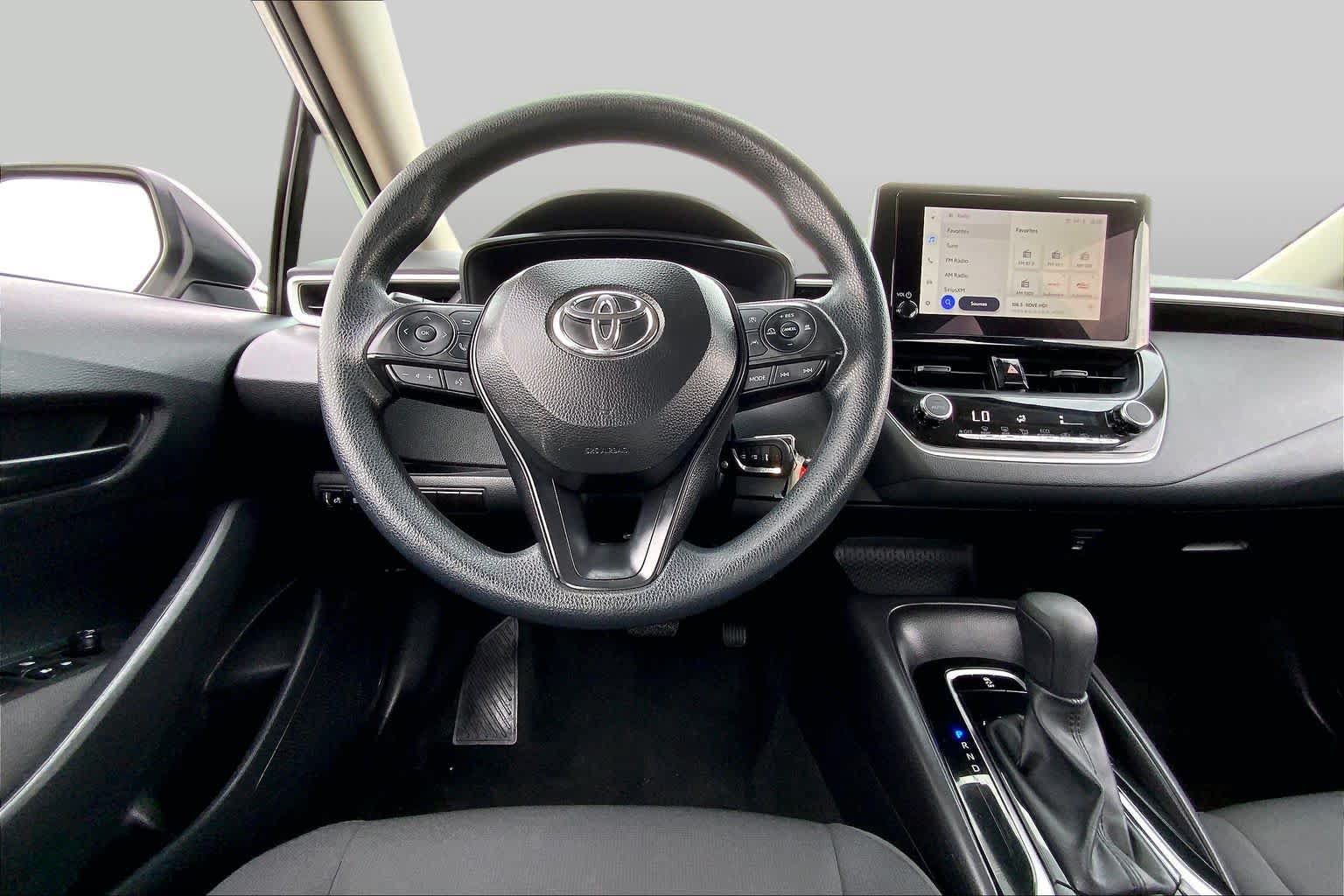 Used 2025 Toyota Corolla LE FWD image 6