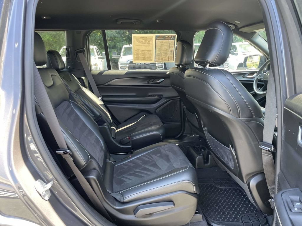 Certified 2023 Jeep Grand Cherokee L Laredo AWD/4WD image 17