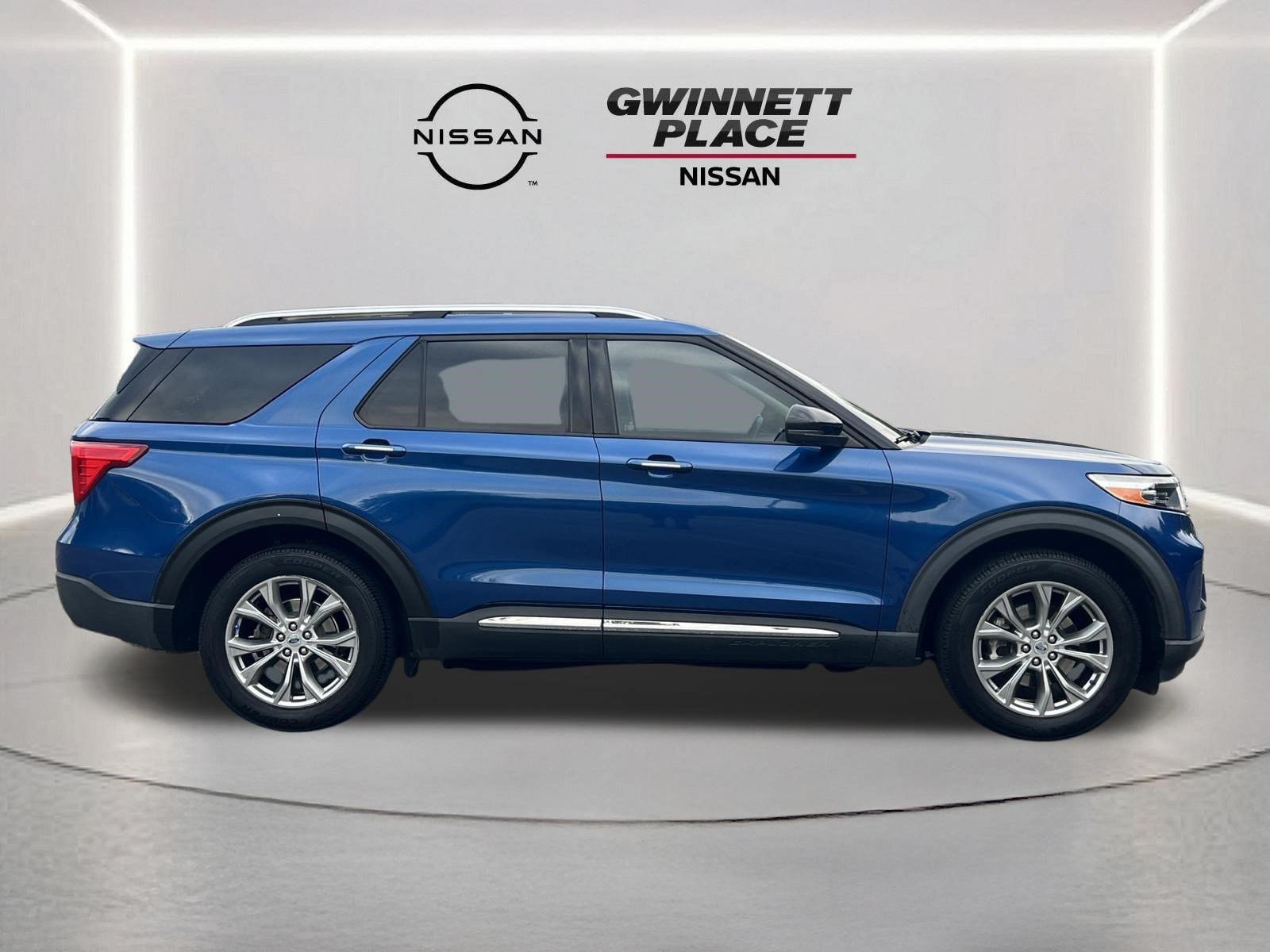 Used 2021 Ford Explorer Limited w/ Equipment Group 301A AWD/4WD image 25