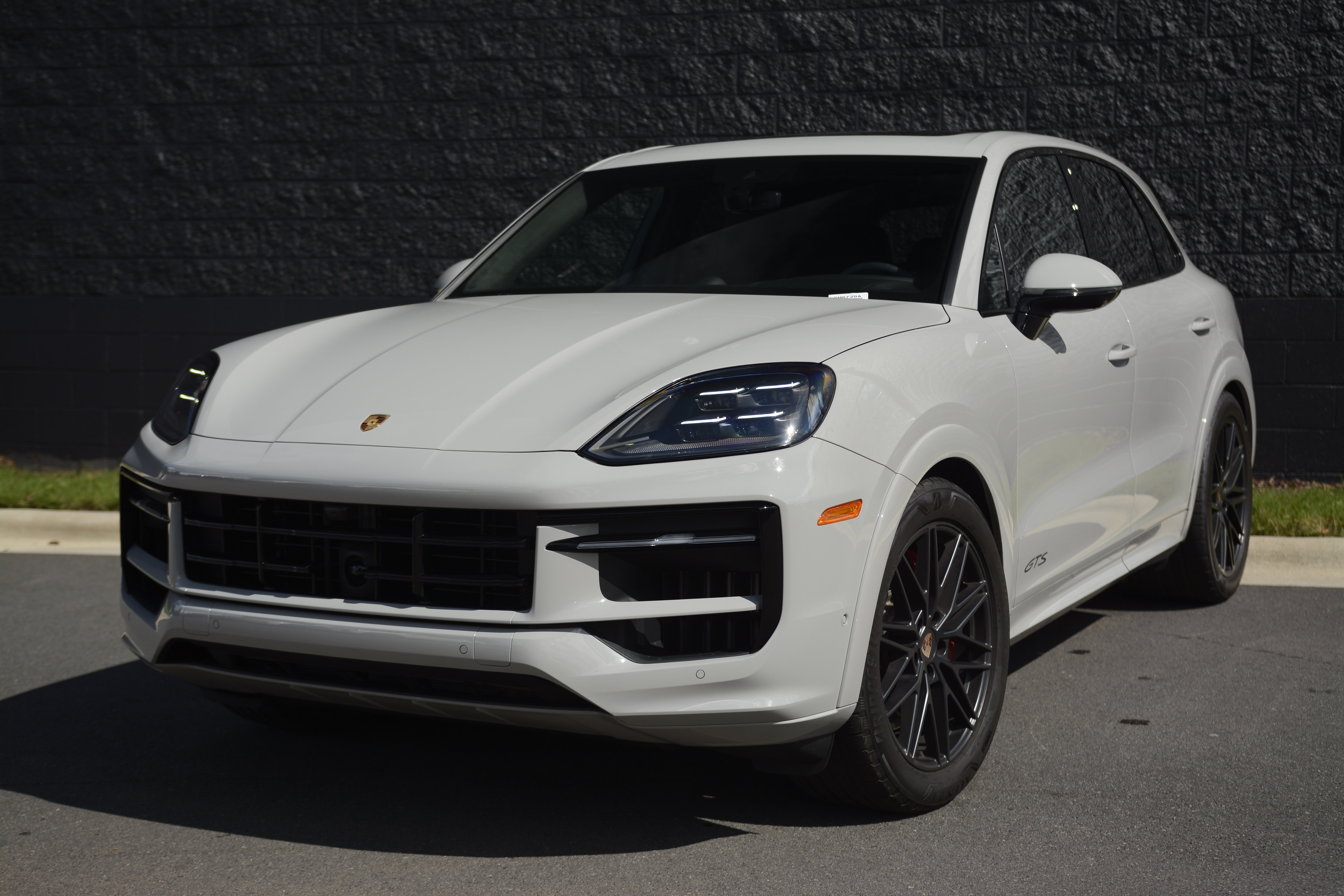 Certified 2026 Porsche Cayenne GTS AWD/4WD image 40