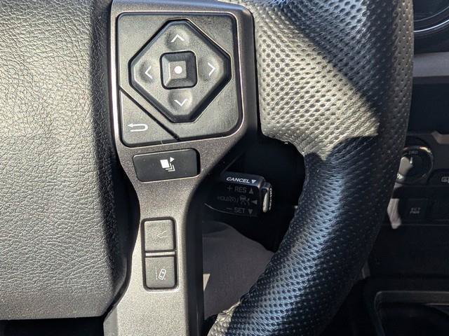 Used 2022 Toyota Tacoma TRD Off-Road AWD/4WD image 16