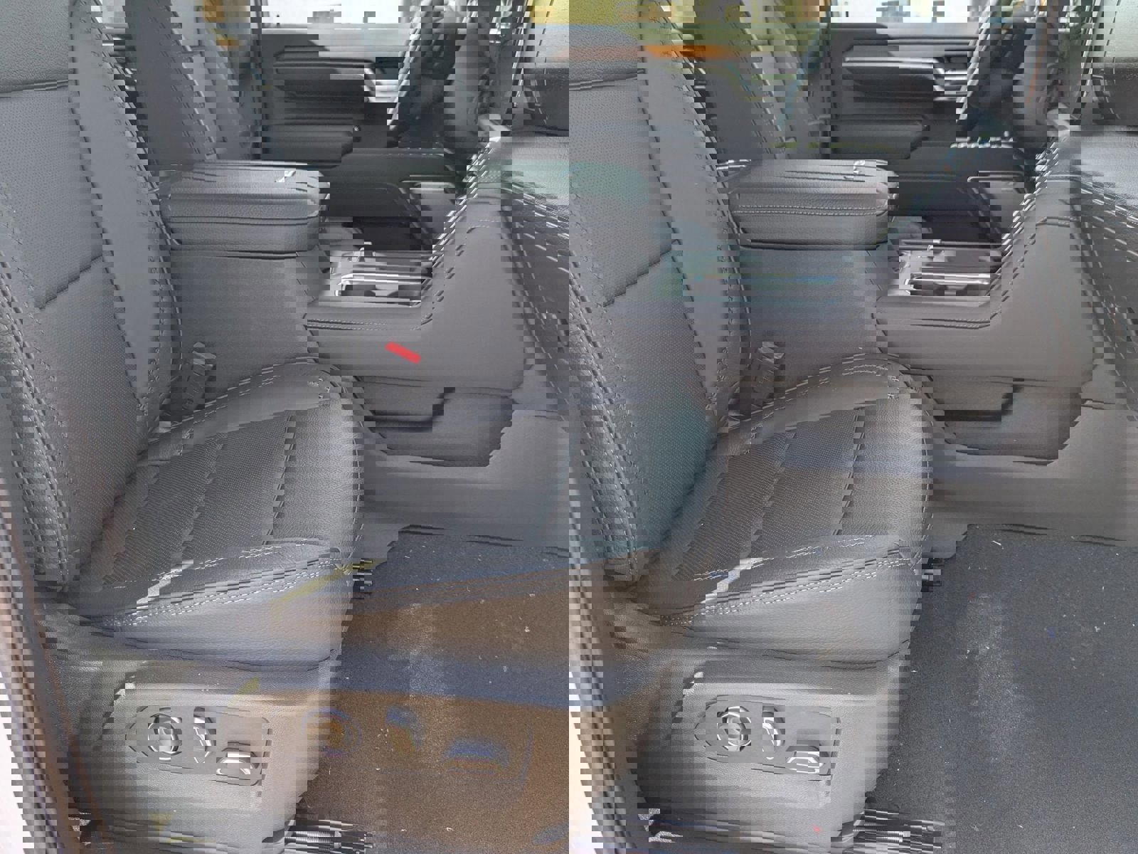 New 2025 GMC Sierra 2500 Denali w/ Denali Reserve Package image 26