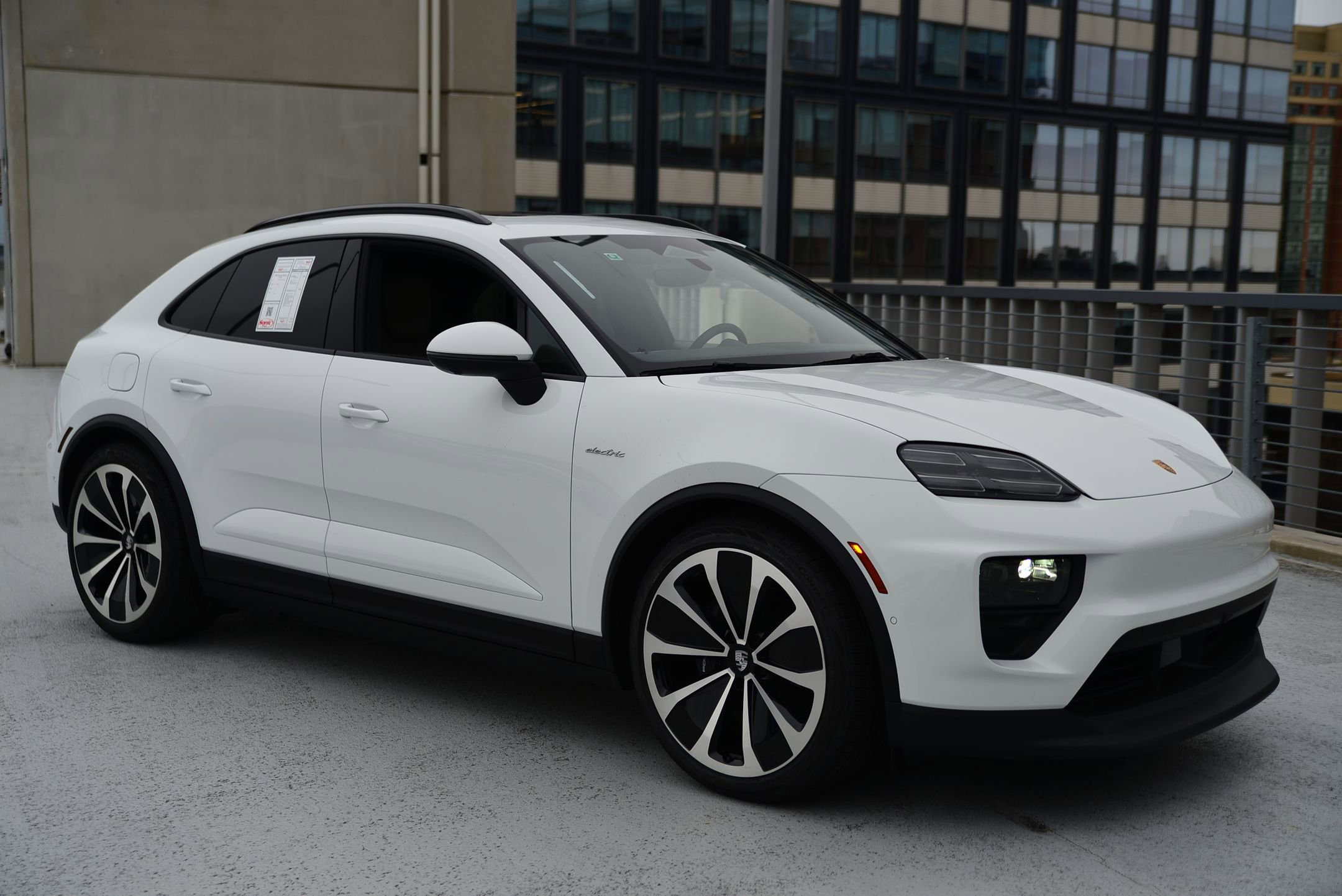 New 2025 Porsche Macan Electric RWD image 7