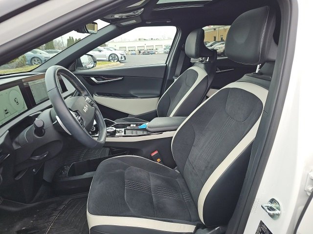 Used 2022 Kia EV6 GT-Line w/ GT-Line Suede Seat Package image 3