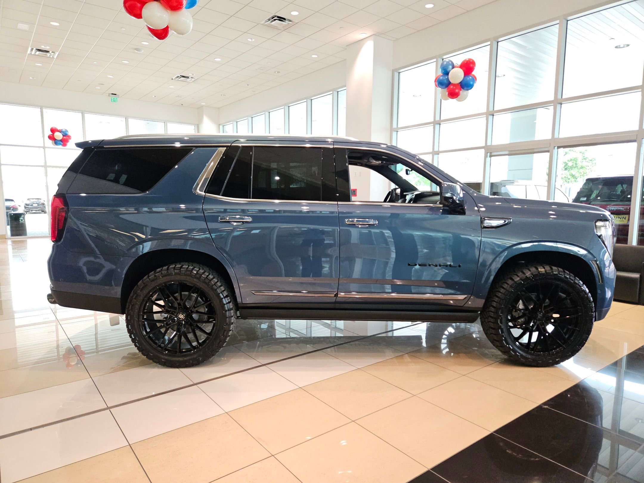 New 2026 GMC Yukon Denali Ultimate w/ LPO, Floor Liner Package image 2