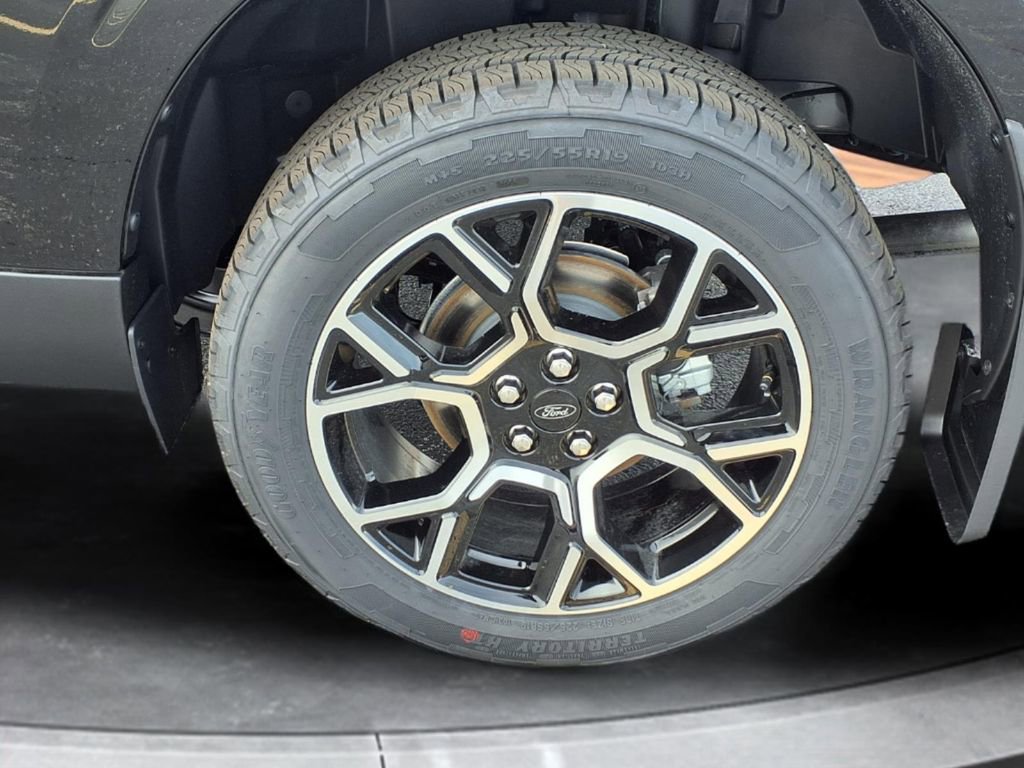 New 2026 Ford Maverick Lariat w/ 4K Tow Package image 13