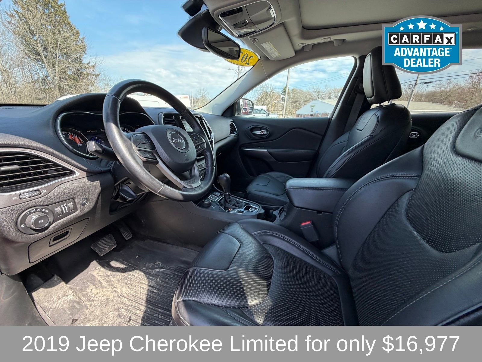 Used 2019 Jeep Cherokee Limited w/ Luxury Group image 9