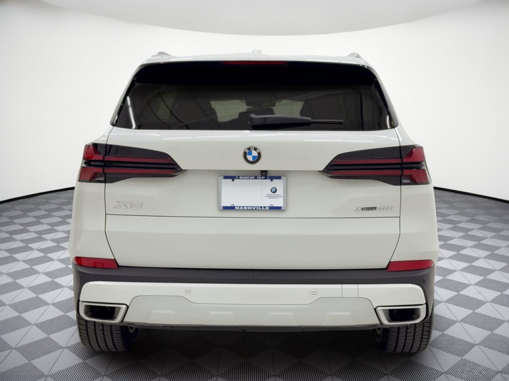 Used 2024 BMW X5 xDrive40i w/ Parking Assistance Package AWD/4WD image 11