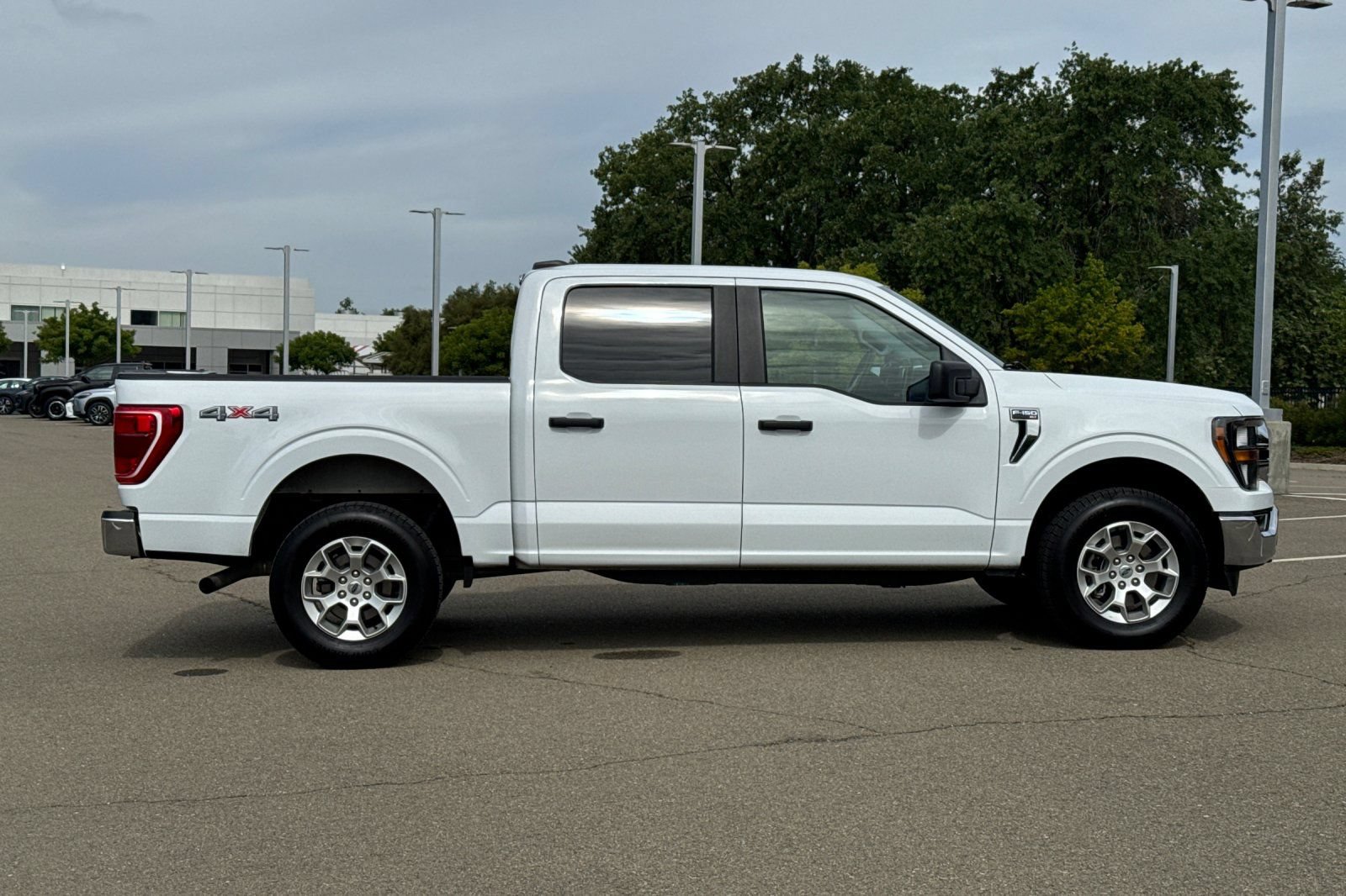 Used 2023 Ford F150 XLT AWD/4WD image 3