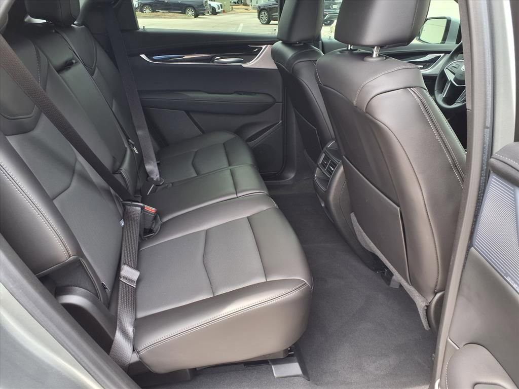 Used 2025 Cadillac XT5 Premium Luxury FWD image 13