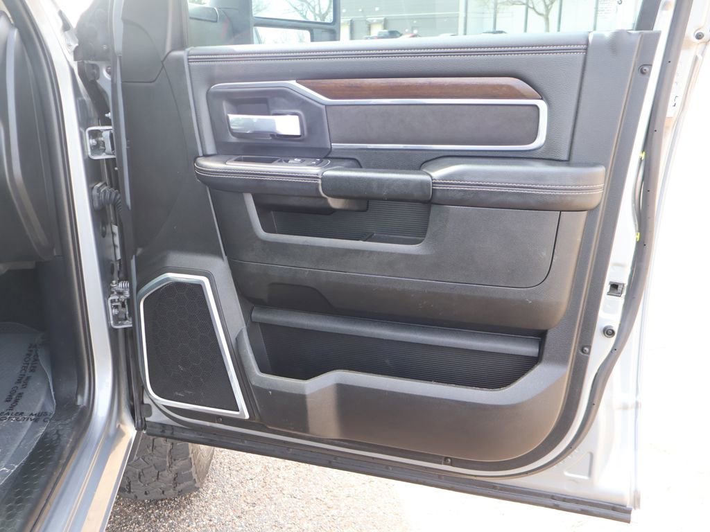 Used 2024 RAM 3500 Laramie image 22
