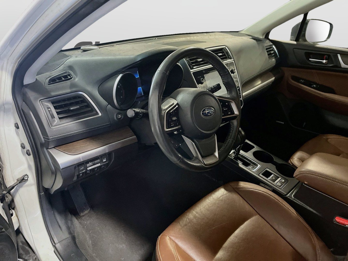 Used 2019 Subaru Outback 3.6R Touring w/ Popular Package #3A AWD/4WD image 9