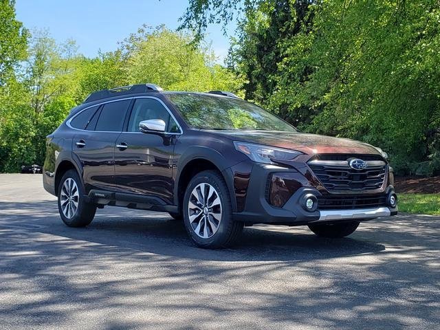 Used 2025 Subaru Outback Touring image 1