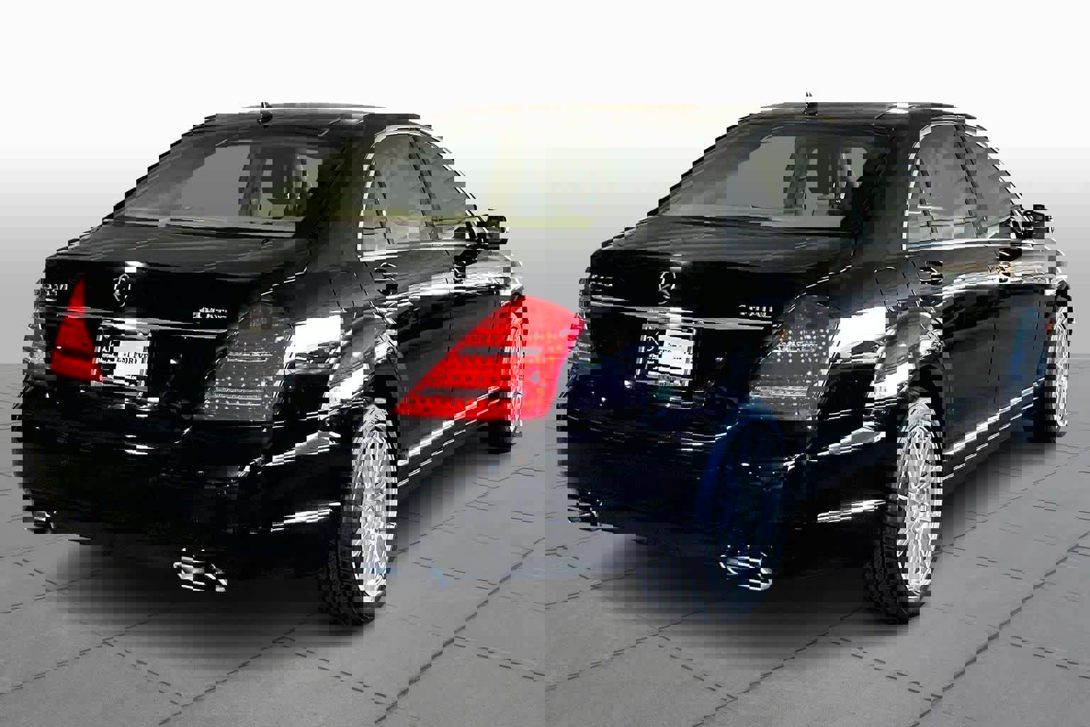 Used 2010 Mercedes-Benz S 550 4MATIC image 12