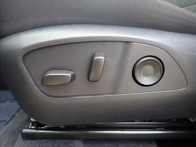 Used 2025 GMC Acadia Elevation image 11