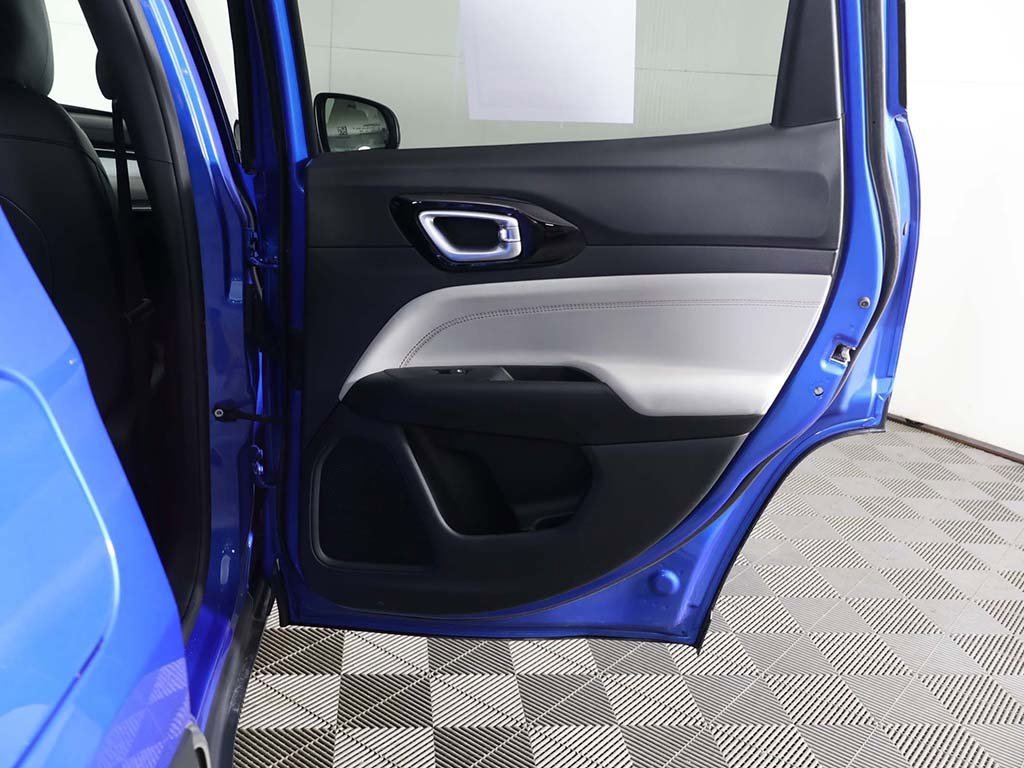 Used 2023 Jeep Compass Limited image 26