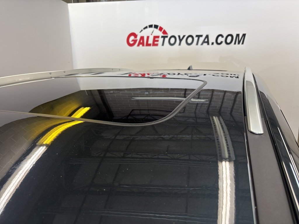 Used 2021 Buick Enclave Premium w/ Sun and Sites Package image 10