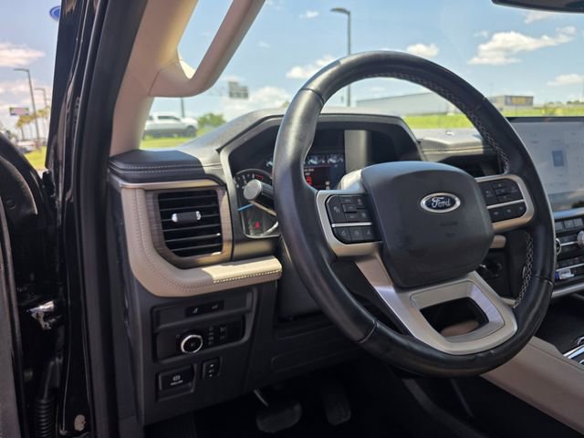 Used 2023 Ford Expedition Limited RWD image 12