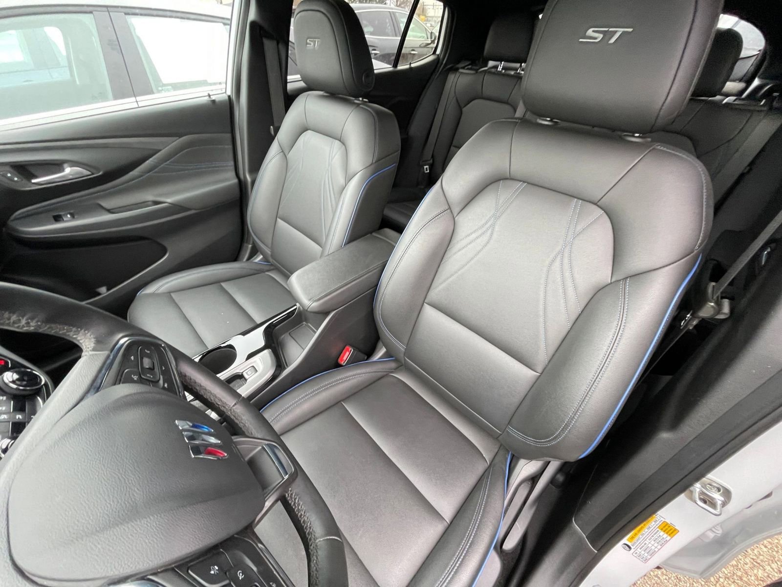 Used 2025 Buick Envista Sport Touring image 35