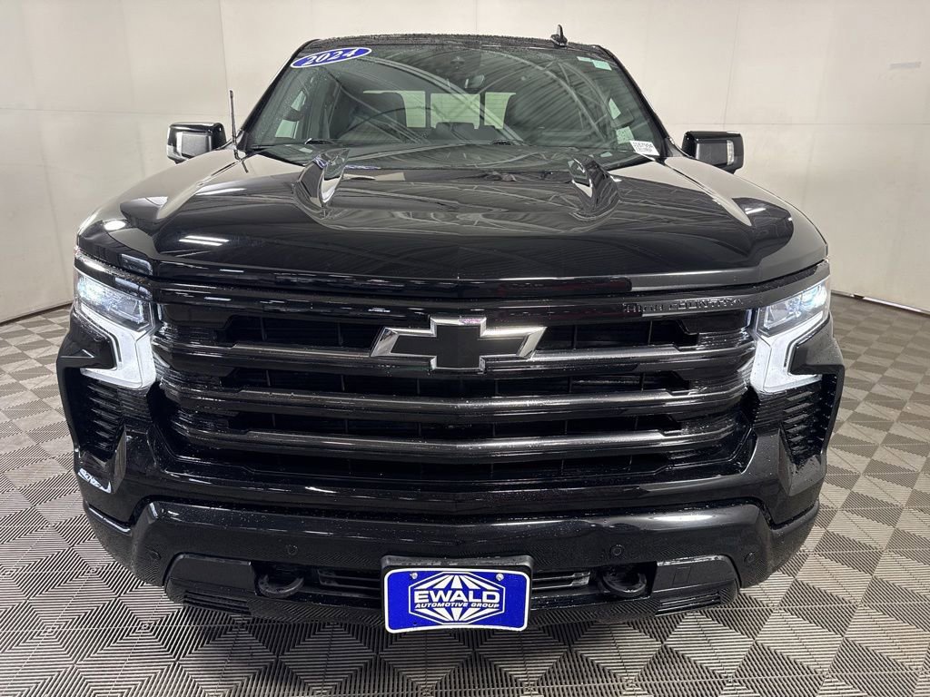 Used 2024 Chevrolet Silverado 1500 High Country w/ Midnight Edition image 3