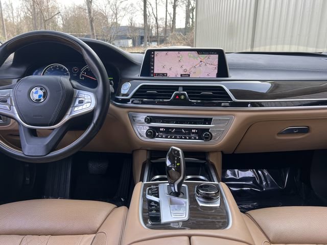 Used 2019 BMW 740i w/ Executive Package image 16