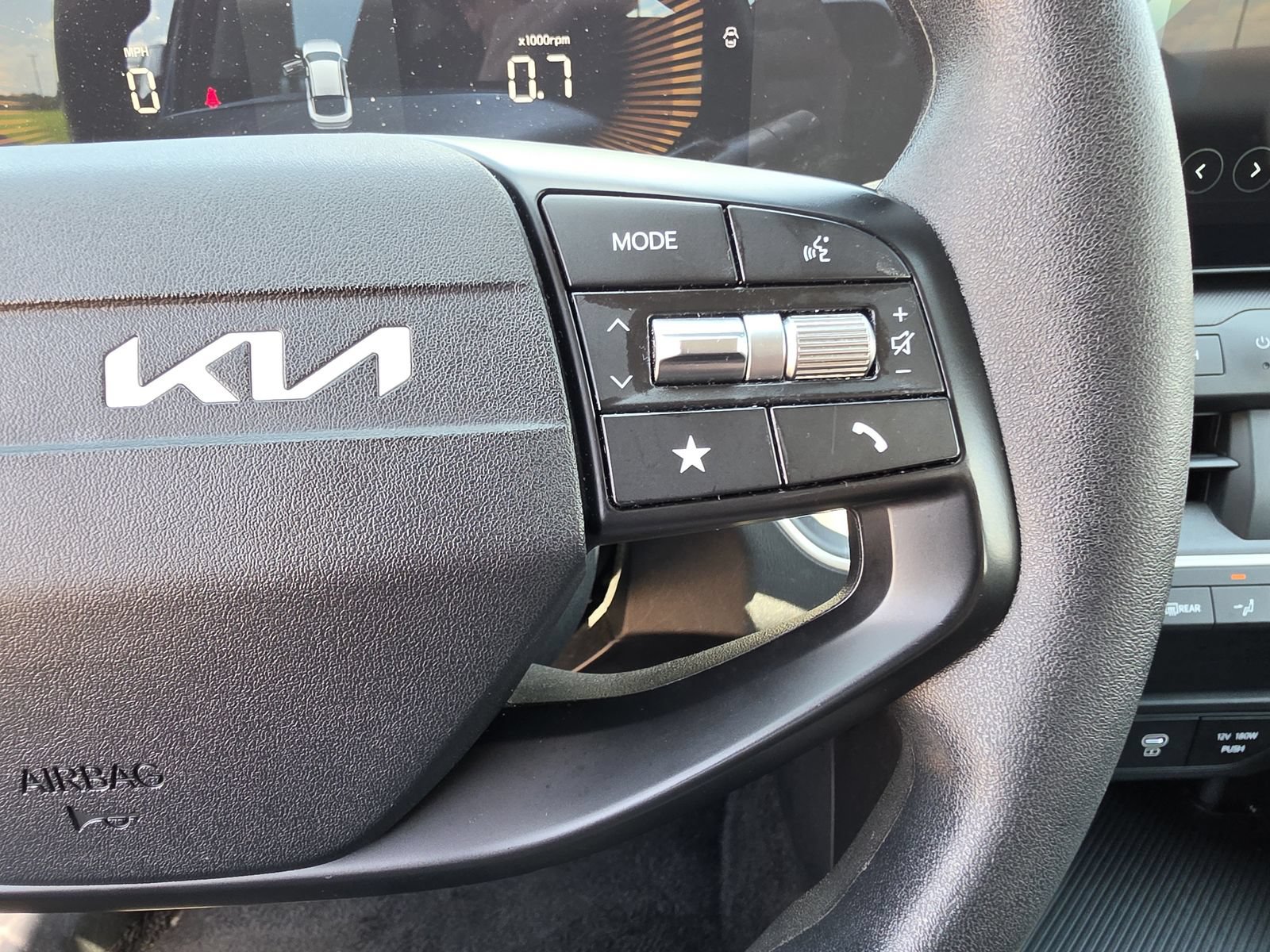 Used 2025 Kia K4 FWD image 23