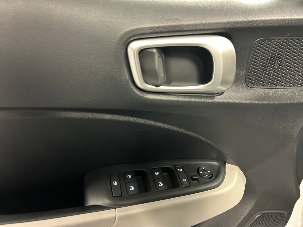 New 2026 Hyundai Venue SEL FWD image 12