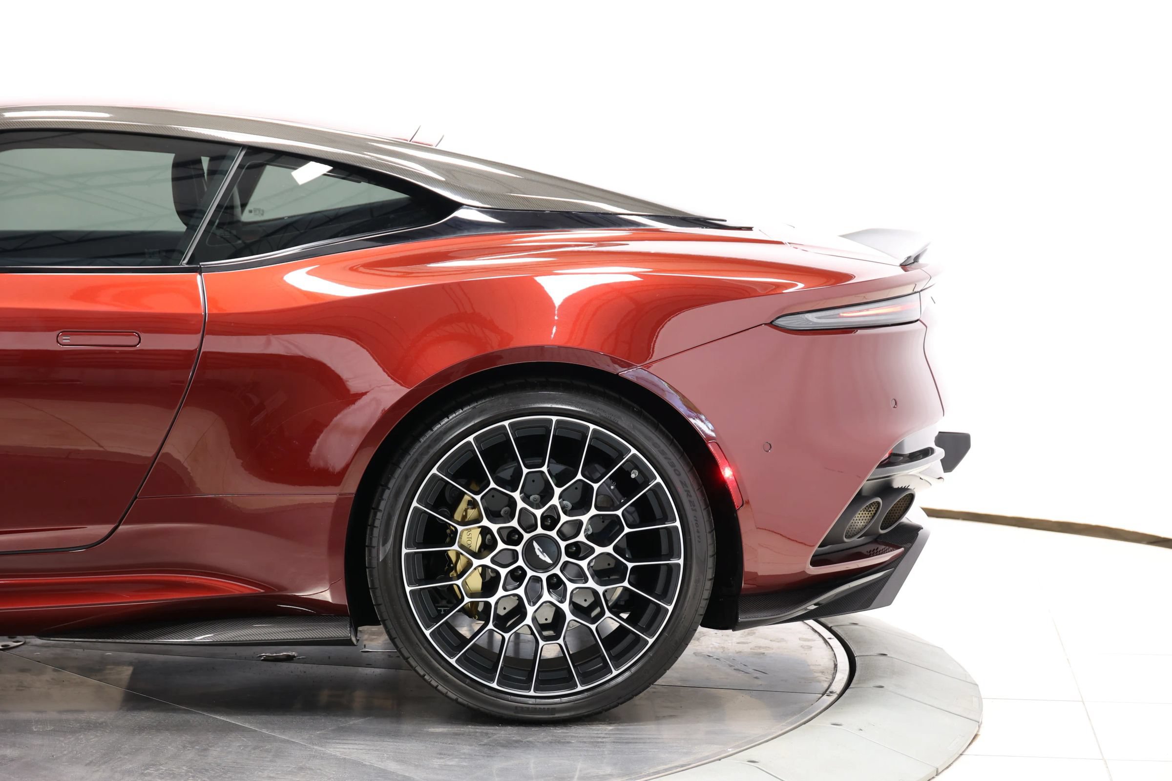 Used 2023 Aston Martin DBS Coupe RWD image 12