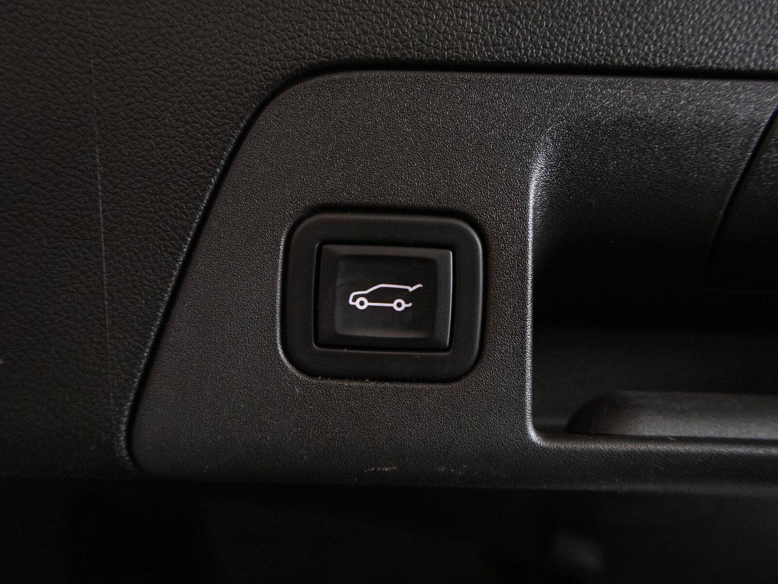 Used 2023 Buick Envision Essence w/ Sport Touring Package FWD image 24