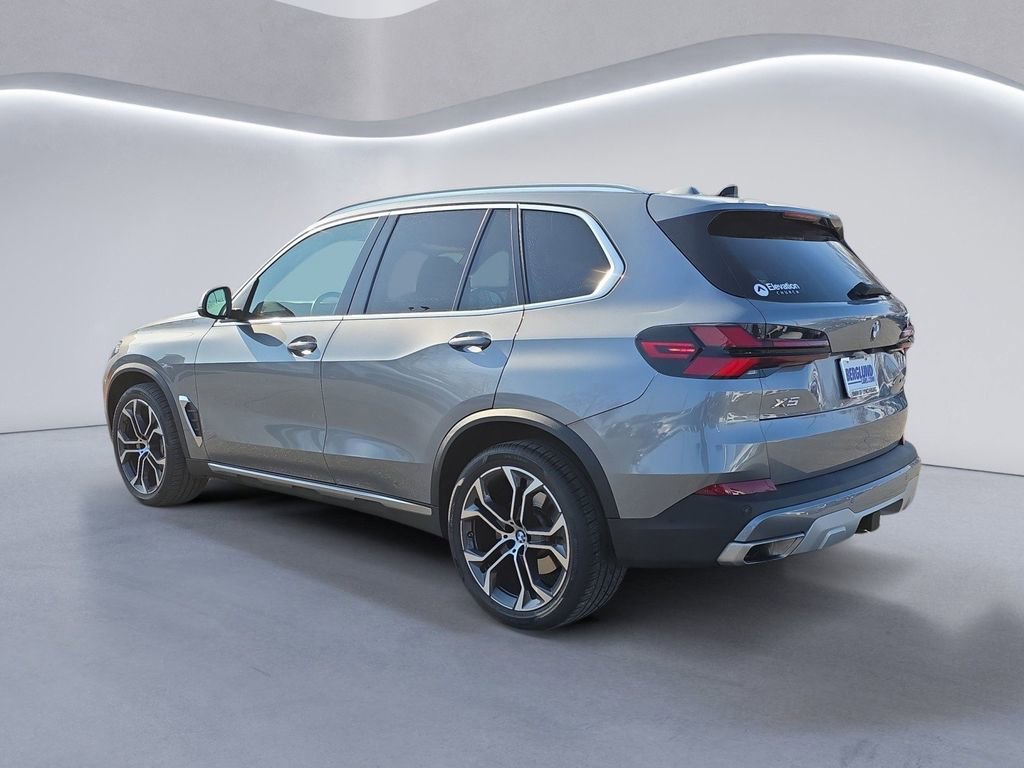 Used 2024 BMW X5 xDrive40i w/ Premium Package image 5