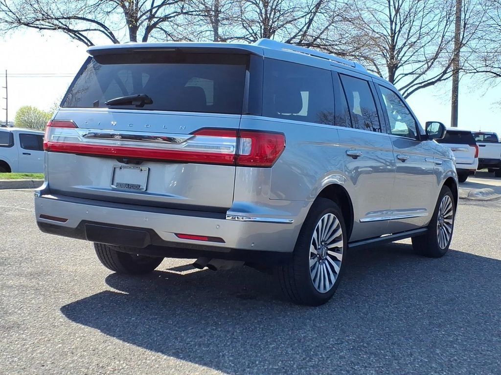 Used 2021 Lincoln Navigator Reserve w/ Luxury Package AWD/4WD image 5