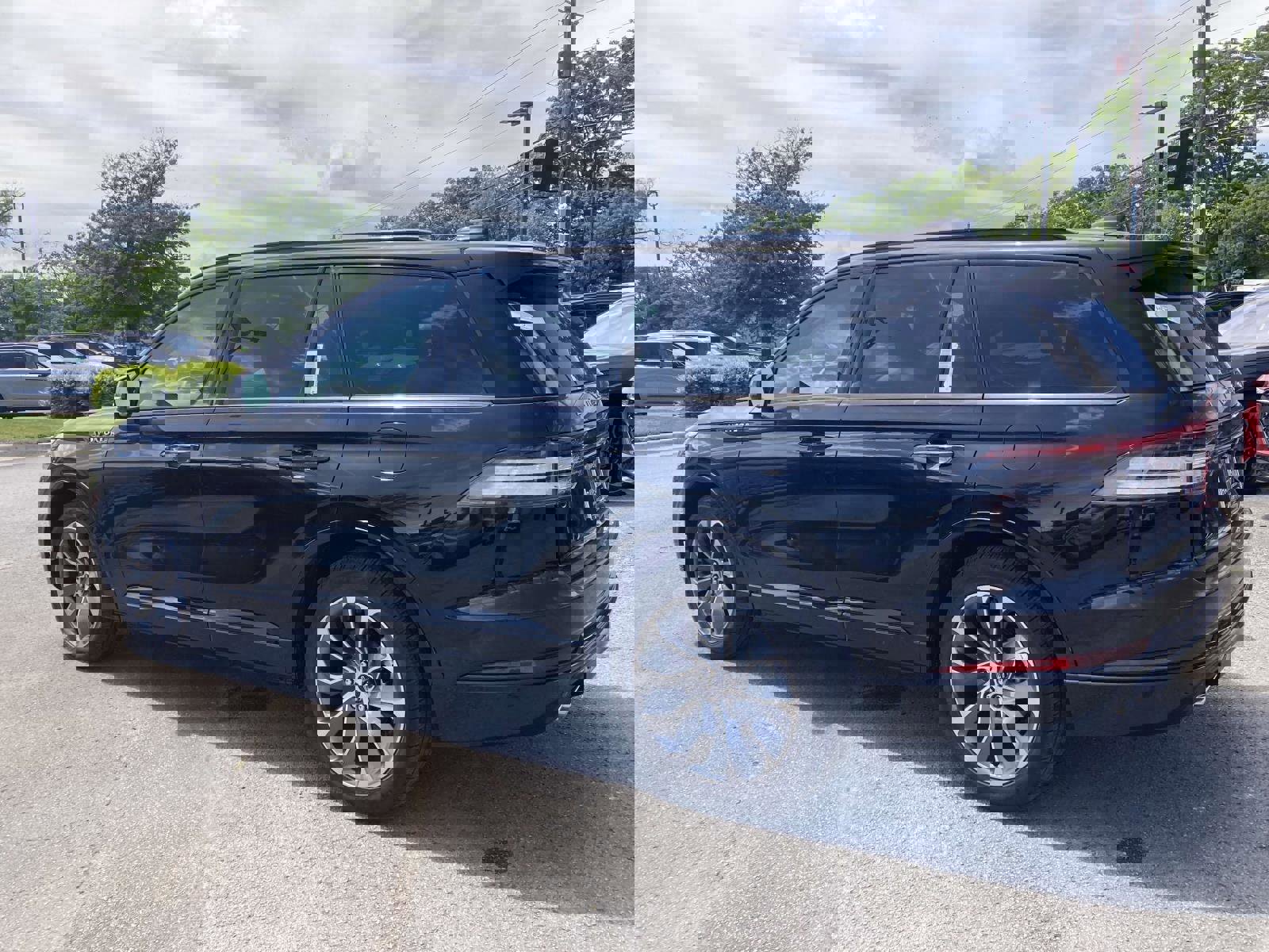 New 2025 Lincoln Aviator 2WD w/ Jet Appearance Package image 7