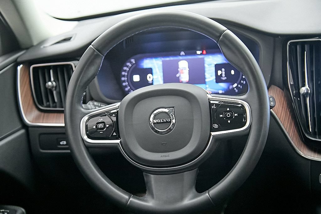 Certified 2023 Volvo XC60 B5 Plus w/ Protection Package Premier AWD/4WD image 25