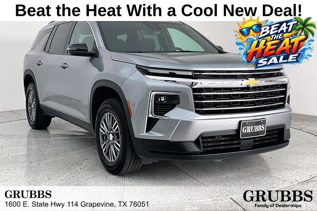 Used 2024 Chevrolet Traverse LT FWD image 1