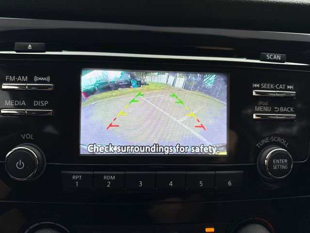 Used 2017 Nissan Rogue S image 17