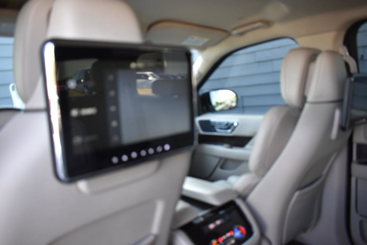 Used 2018 Lincoln Navigator Select RWD image 45