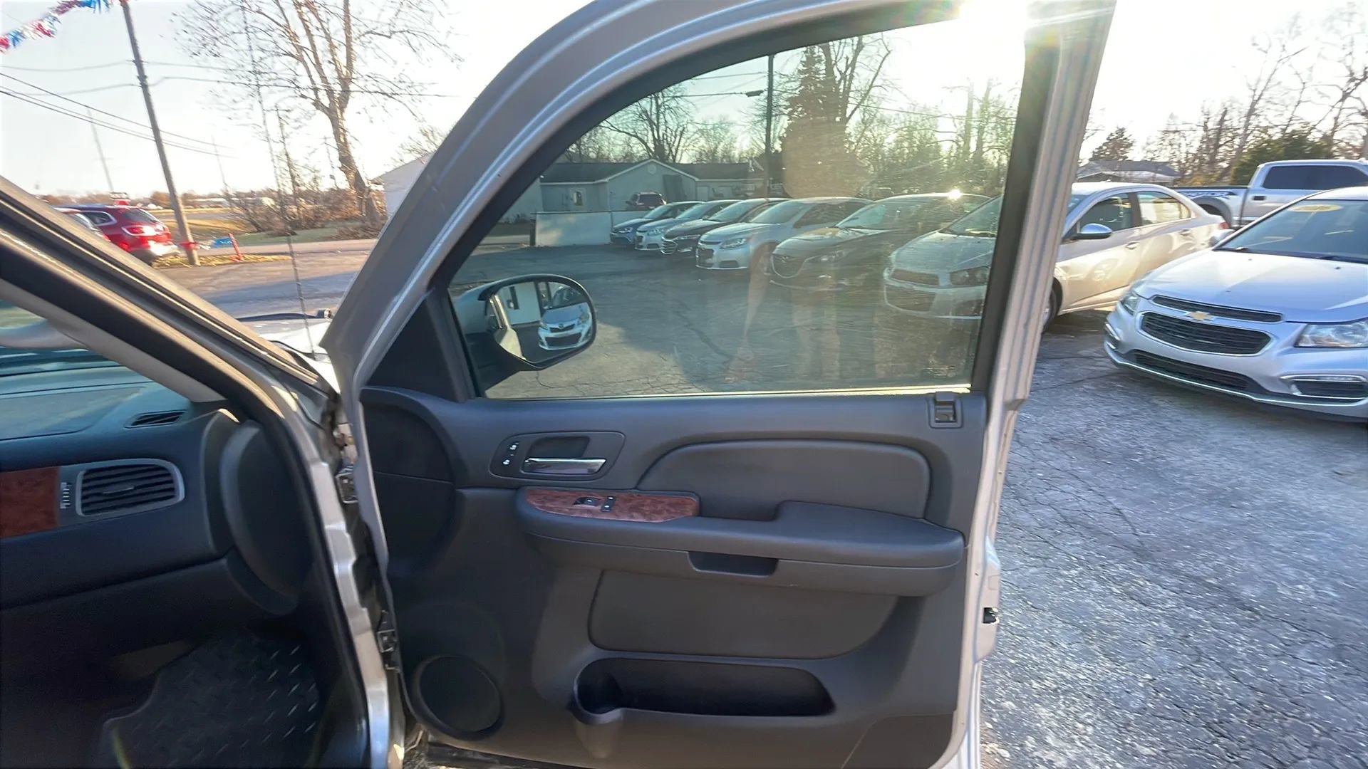 Used 2007 Chevrolet Silverado 1500 LTZ w/ Safety Package AWD/4WD image 24