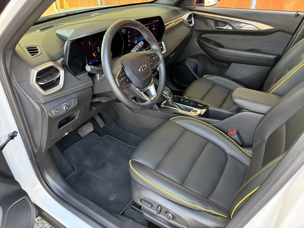 Used 2024 Chevrolet TrailBlazer ACTIV w/ Convenience Package image 2