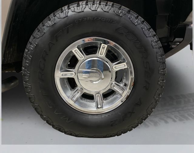 Used 2005 HUMMER H2 Luxury w/ Preferred Equipment Group image 16