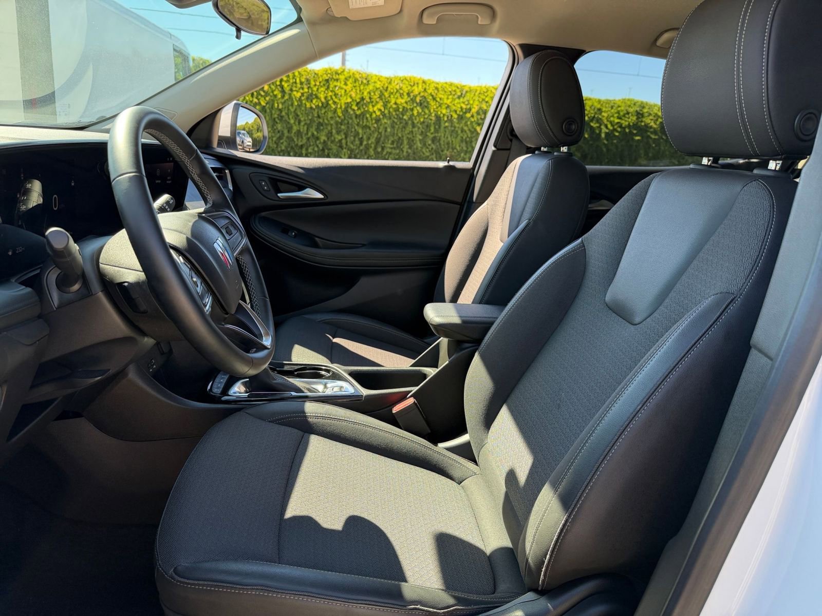 Used 2025 Buick Encore GX Preferred image 24