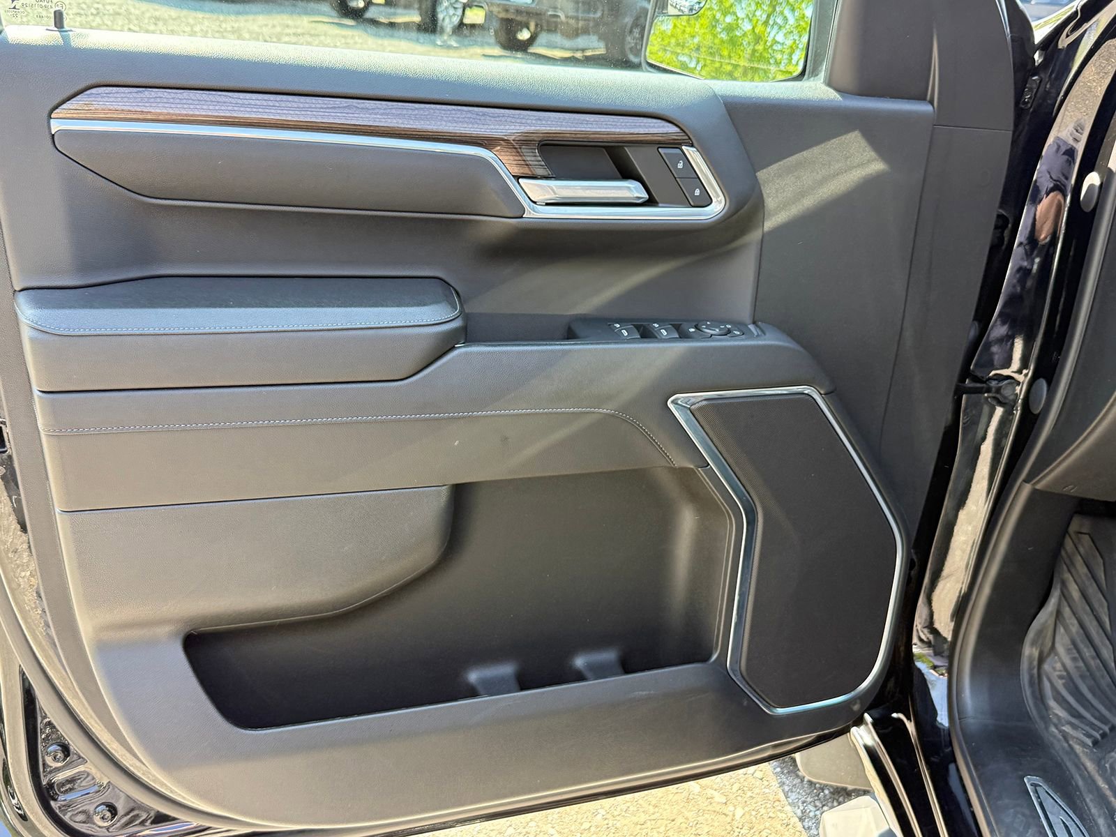 Used 2023 Chevrolet Silverado 1500 RST AWD/4WD image 13