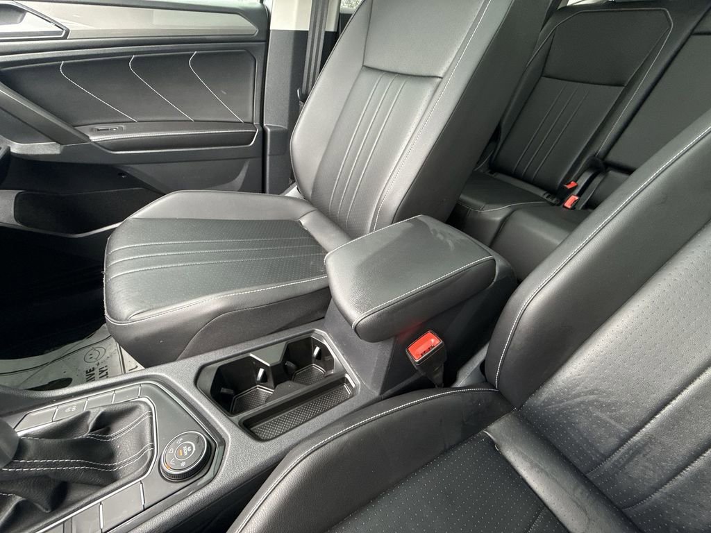 Used 2022 Volkswagen Tiguan SE w/ Panoramic Sunroof Package AWD/4WD image 23