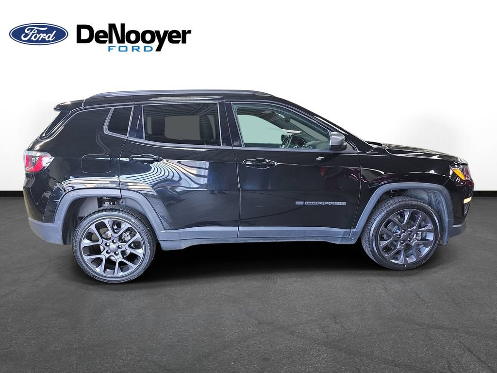 Used 2021 Jeep Compass Latitude w/ Sun and Sound Group AWD/4WD image 4