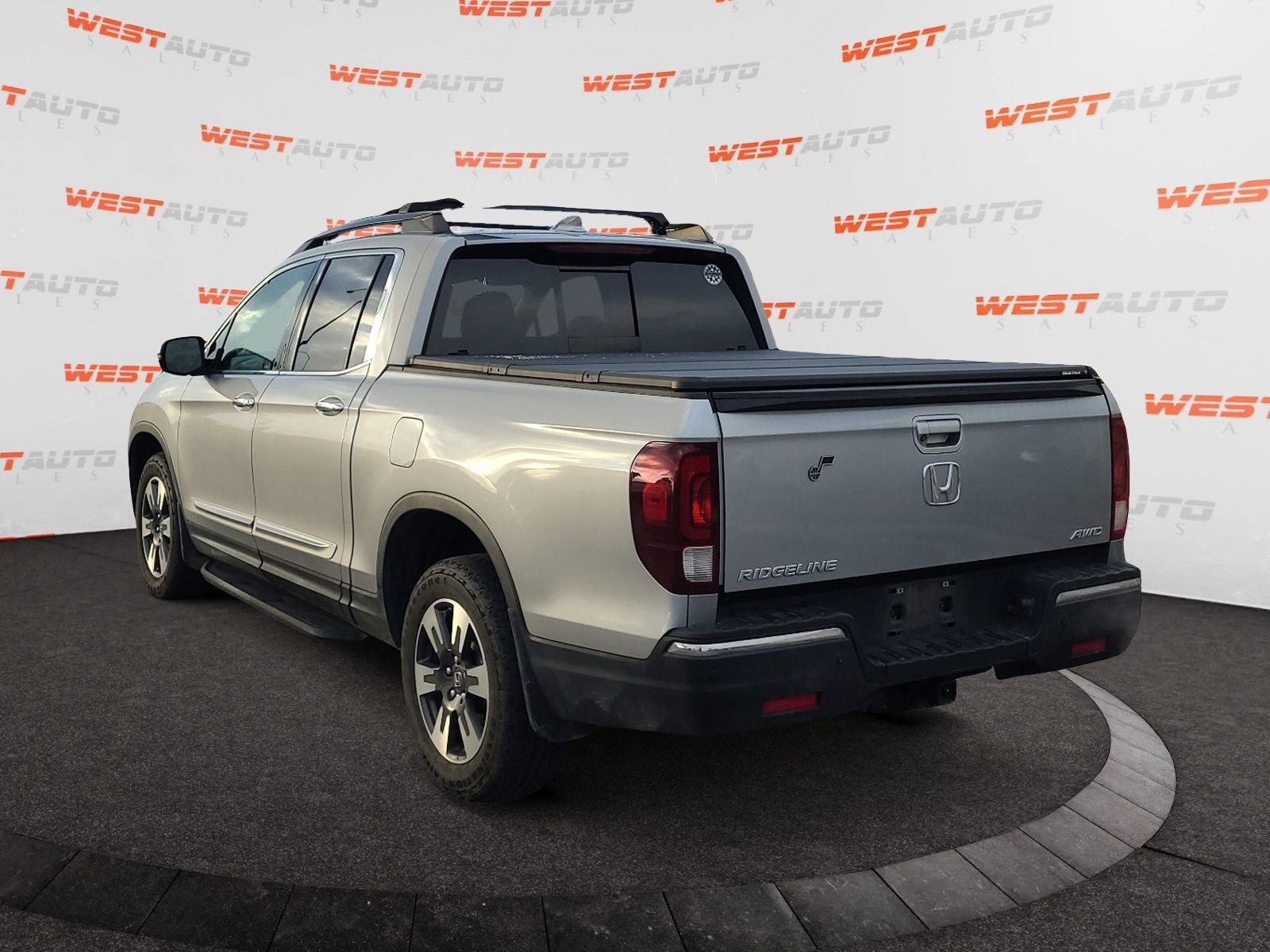 Used 2017 Honda Ridgeline RTL-E image 3